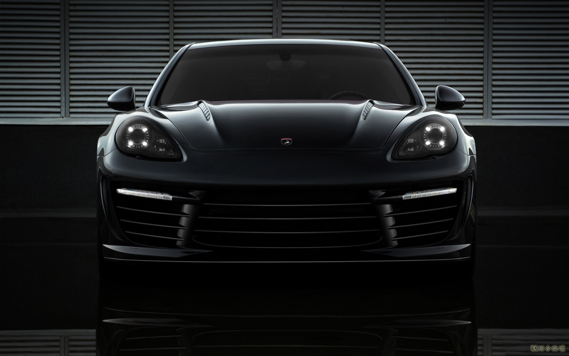 porsche_auto_black_122858_1920x1200.jpg